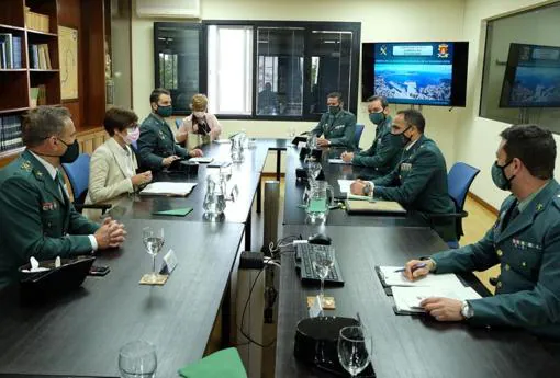 La directora general de la Guardia Civil se reúne con los responsables de las Comandancias de Algeciras y Cádiz