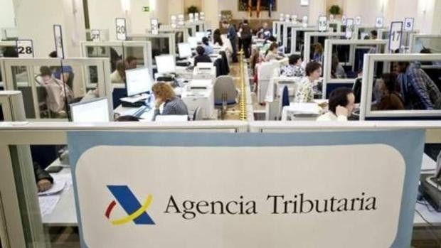 Investigan a un asesor de Sevilla que se quedaba con las devoluciones de la renta de sus clientes