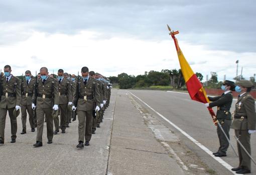 Más 450 nuevos soldados juran bandera en el acuartelamiento de Camposoto