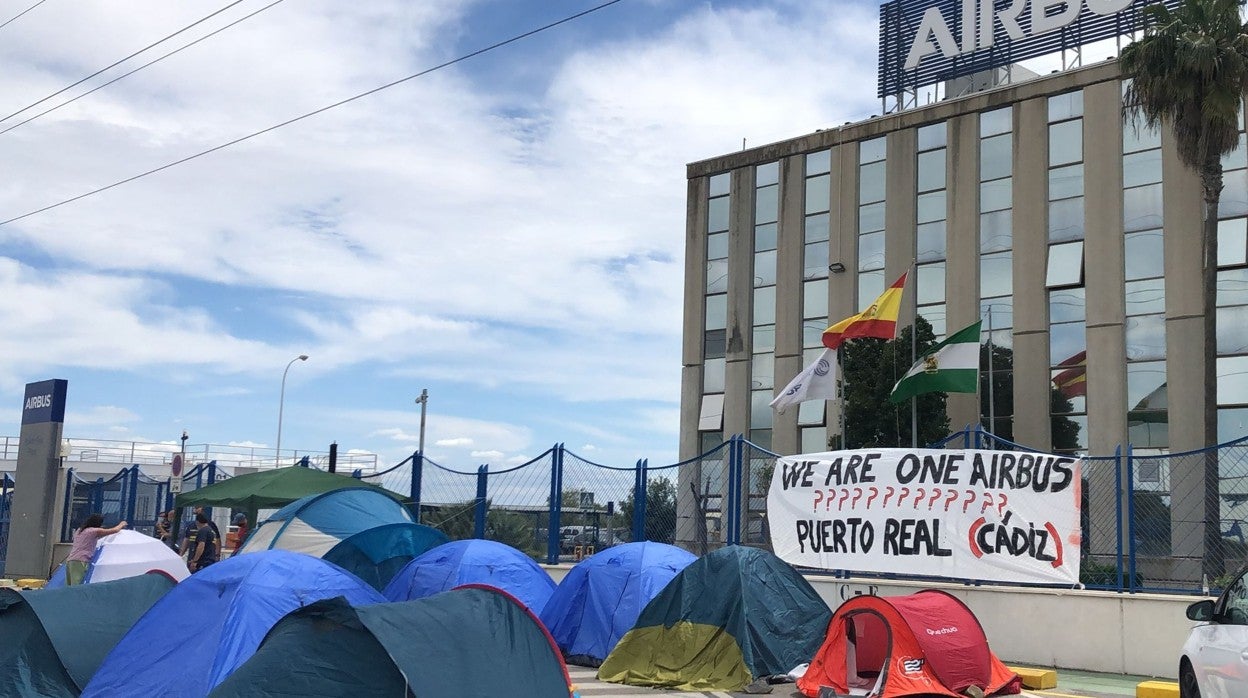 El sindicato CGT inicia una acampada en la factoría puertorrealeña