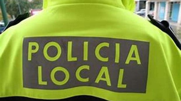 Dos policías evitan el suicidio de una joven en Algeciras