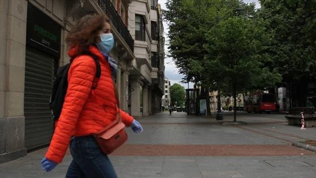 La cuarta ola se cobra tres fallecidos más por coronavirus en la provincia en las últimas horas