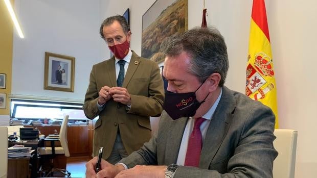 El alcalde de Sevilla visita Chiclana