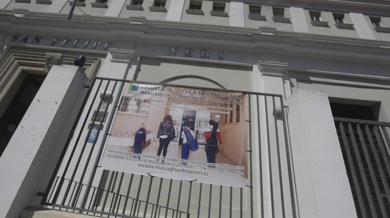 Fachada del colegio San Felipe Neri.