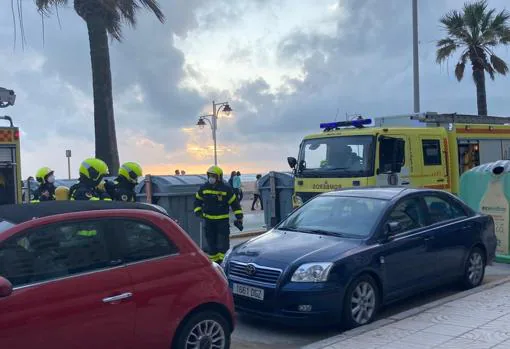 Incendio en el edificio Reina Victoria, en el Paseo Marítimo de Cádiz