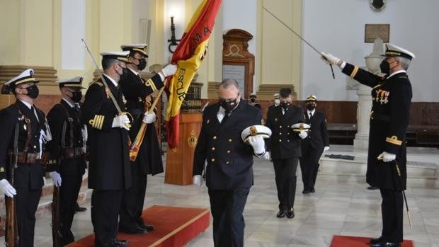 Diez reservistas voluntarios de la Armada juran bandera en la Escuela de Suboficiales de San Fernando