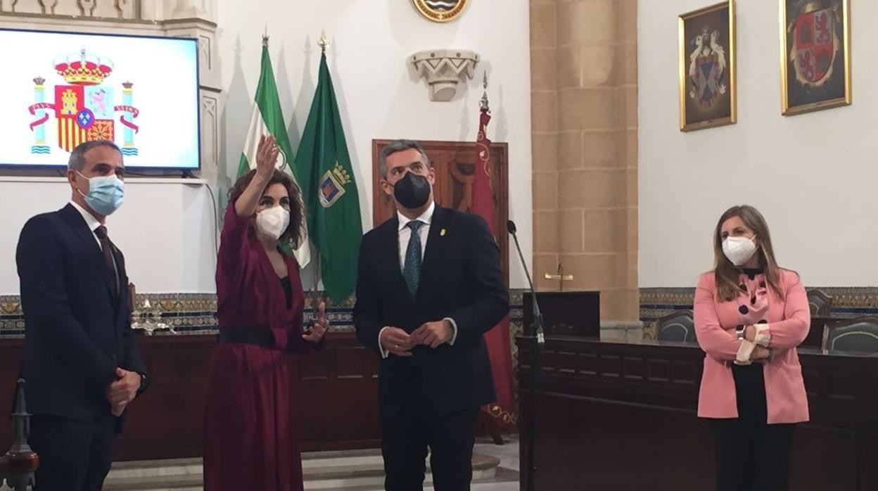 María Jesús Montero, en el Ayuntamiento de Rota