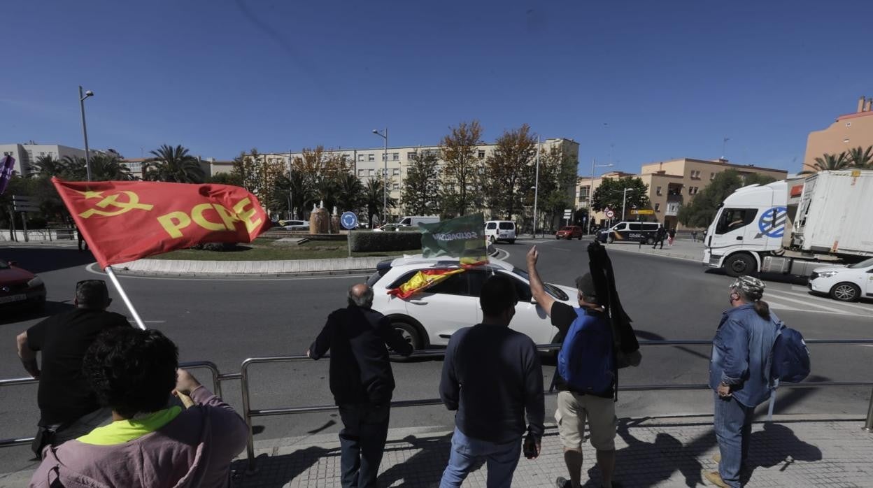 Dos de las cuatro manifestaciones convocadas en Cádiz para este 1 de mayo coinciden en las inmediaciones de San Severiano.