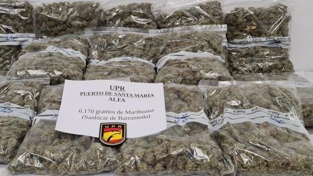 Detenido en Sanlúcar con más de seis kilos de cogollos de marihuana en el coche