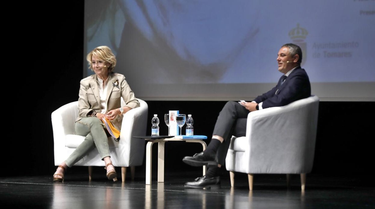 Esperanza Aguirre y Alberto García Reyes este jueves en el foro 'España a debate' de Tomares