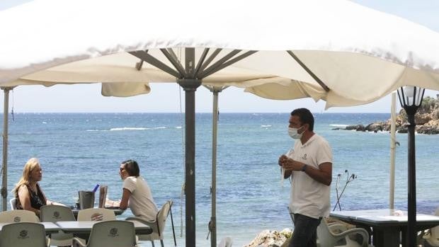 Juan Marín pide precaución ante «un fin de semana como los de antes» de la pandemia