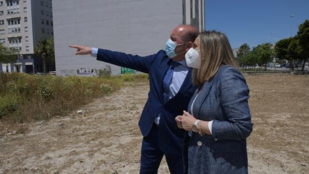 Ortiz valora el impulso a la construcción de las 60 viviendas del Matadero Sur, en Cádiz