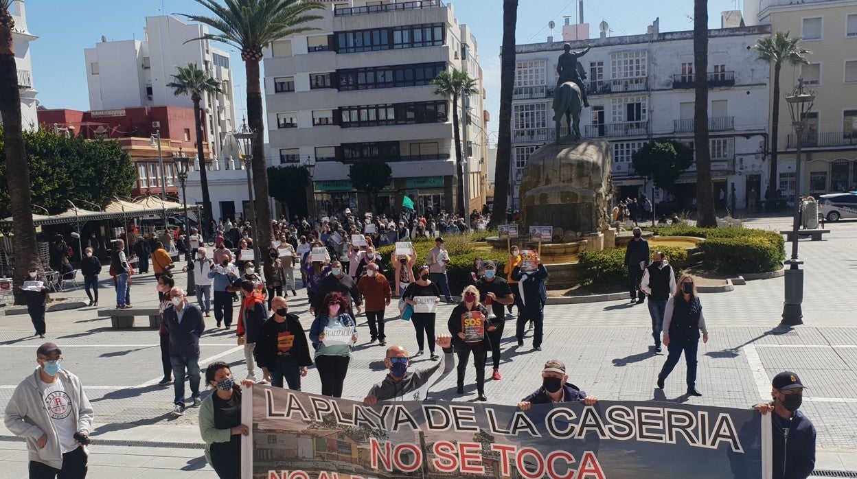 San Fernando se manifestó contra el derribo de las casetas de La Casería