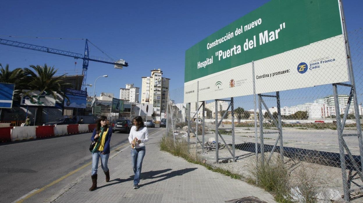 Mestre recuerda que el anterior gobierno socialista solo puso una valla.