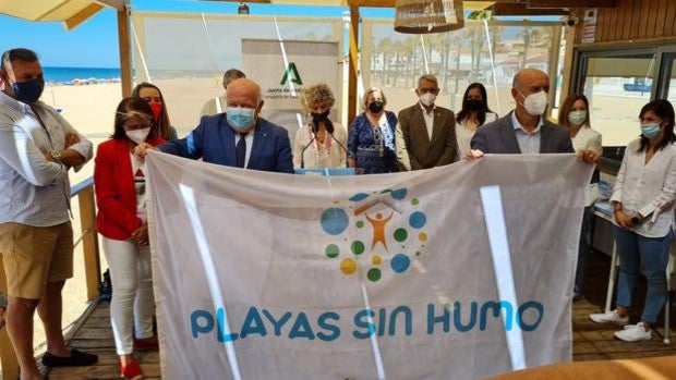 ¿Cuáles son las 22 playas de Cádiz libres de humo? ¿Y las 20 repartidas en otras provincias de Andalucía?