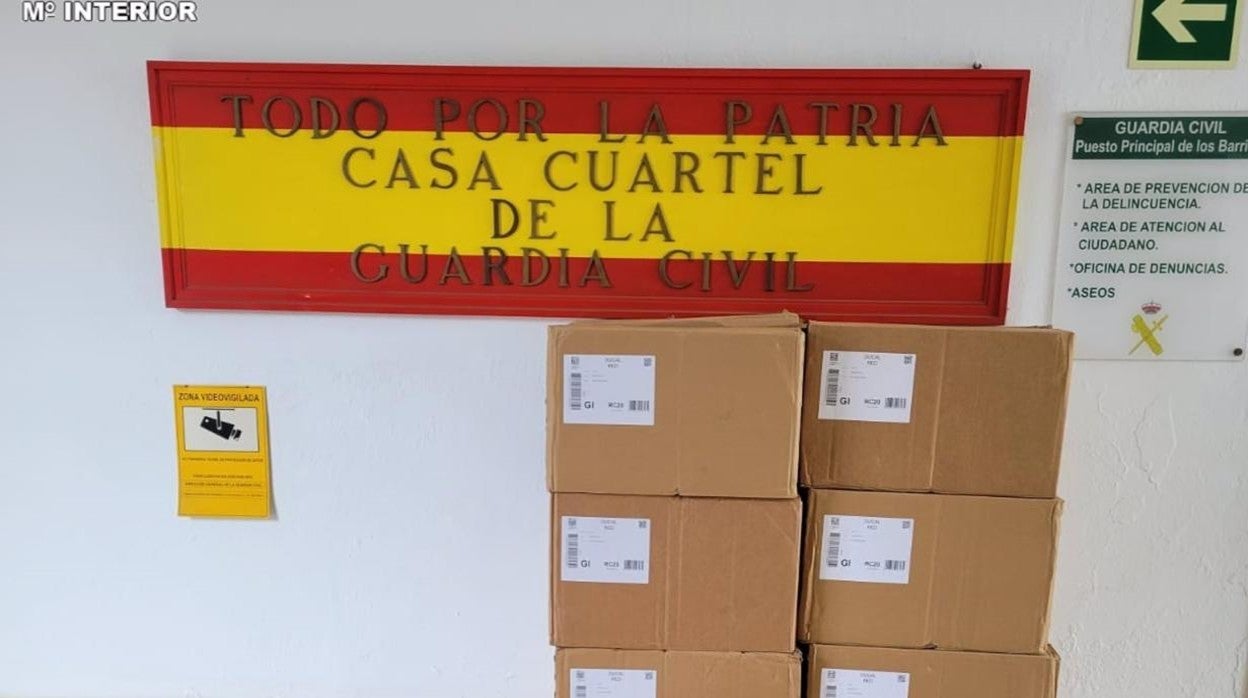 Detenida una persona en un alijo de 10.000 cajetillas de tabaco de contrabando en Los Barrios