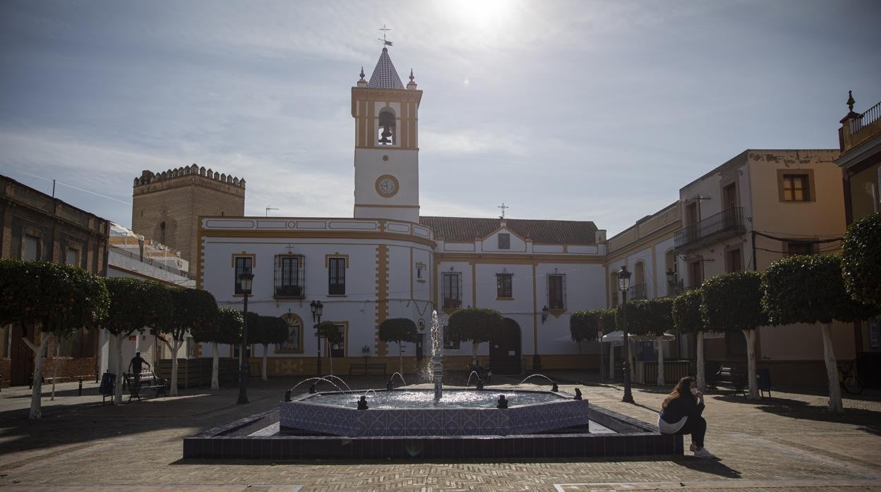 Imagen de unas principales plazas de La Alagaba durante la tercera ola, el pasado mes de enero