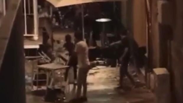 Pelea en El Puerto: «Los vasos y las sillas volaban, fue muy violento»