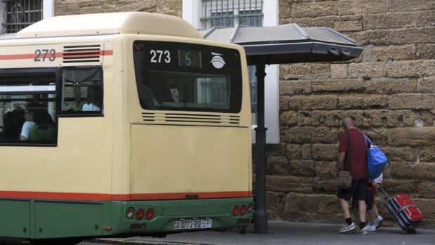 Las subvenciones a los ayuntamientos gaditanos para compensar la reducción de ingresos del transporte público por Covid