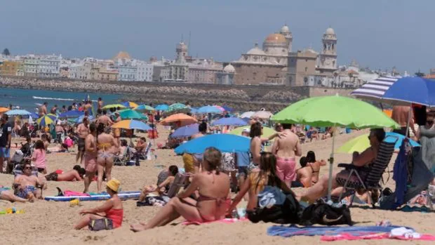 La playa Victoria de Cádiz, entre las más buscadas de España