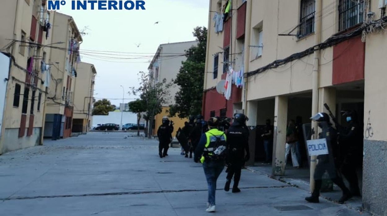 Más de 150 agentes de Policía participan en una operación contra el narcotráfico en Cádiz y Málaga