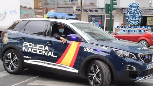 La Policía Nacional rescata en Jerez a una vecina tras sufrir un accidente muy grave