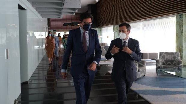 Óscar López: «El Parador de Cádiz va a ser el que más facture en 2021 en toda España»