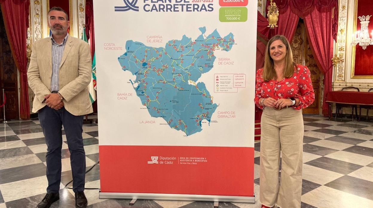 Irene García y Pizarro presentando el Plan de Carreteras de Diputación.