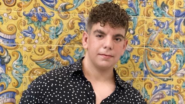 El gaditano Samuel Romo, de 16 años, gana el concurso de cante flamenco 'Naranjito de Triana' 2021