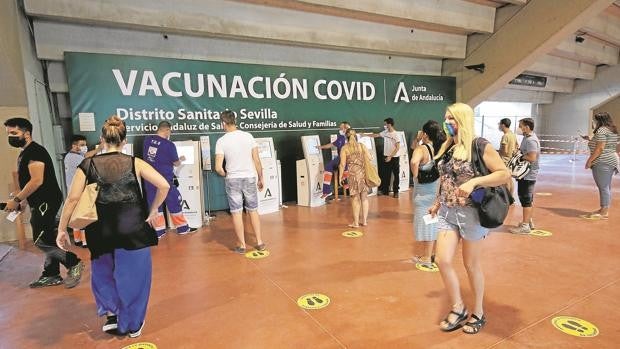 La situación de los distritos sanitarios de Sevilla tras entrar la provincia en riesgo extremo de Covid