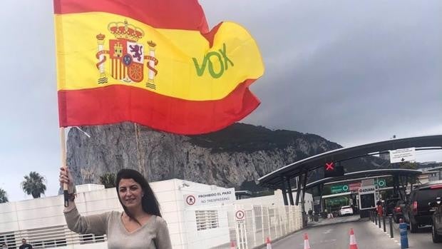 Macarena Olona (Vox): «Hay que cerrar la Verja de Gibraltar porque es una cueva de piratas»