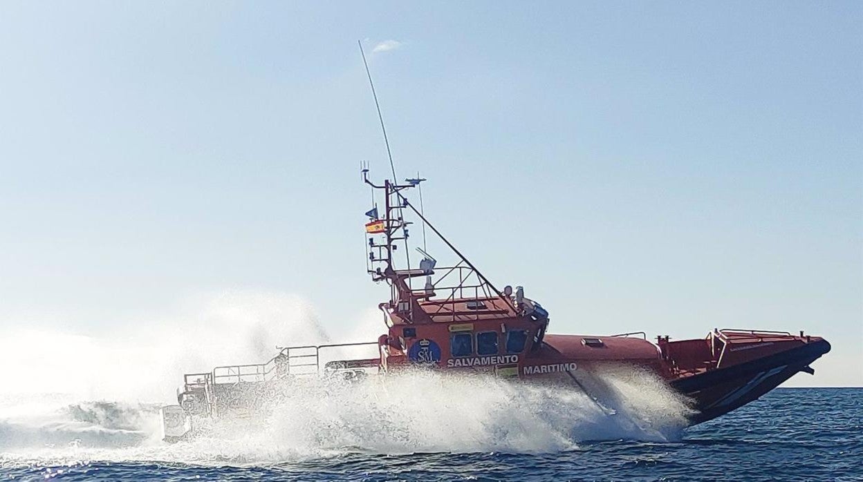 Rescatada en Algeciras una persona que había caído al agua