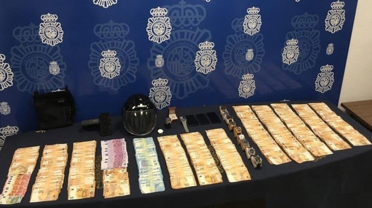 Tres detenidos en Jerez por el robo de 130.000 euros a un vecino de Málaga al que maniataron y agredieron