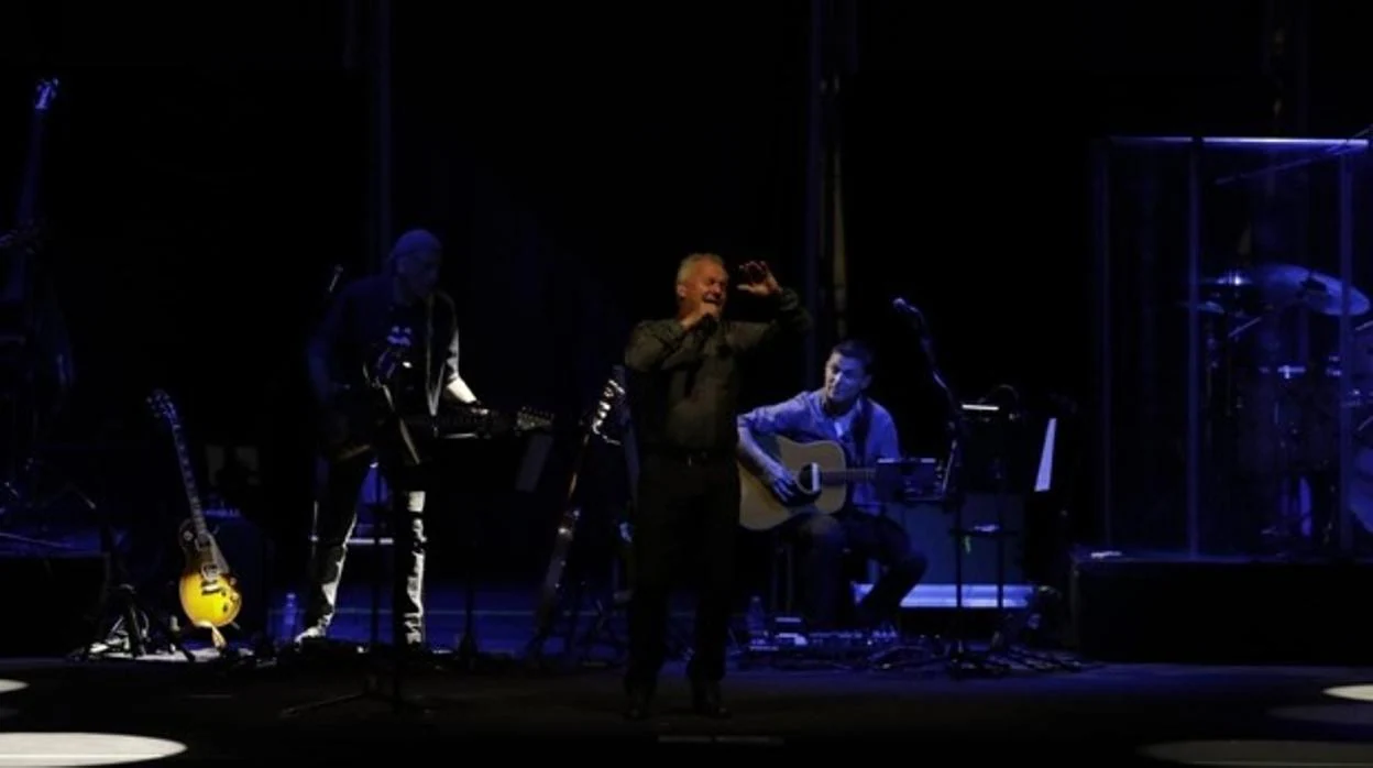 Un momento de la actuación de Víctor Manuel en el Tío Pepe Festival