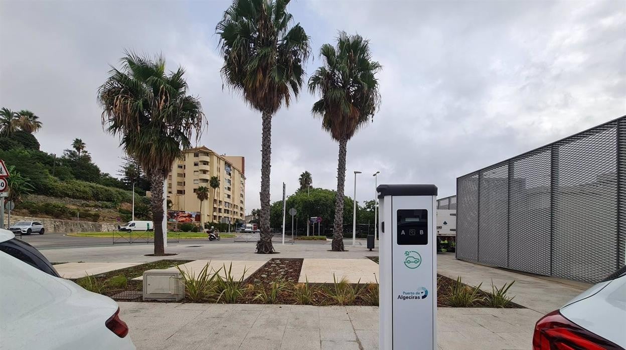 El Puerto de Algeciras ultima los trabajos para instalar 38 puntos de recarga para coches eléctricos