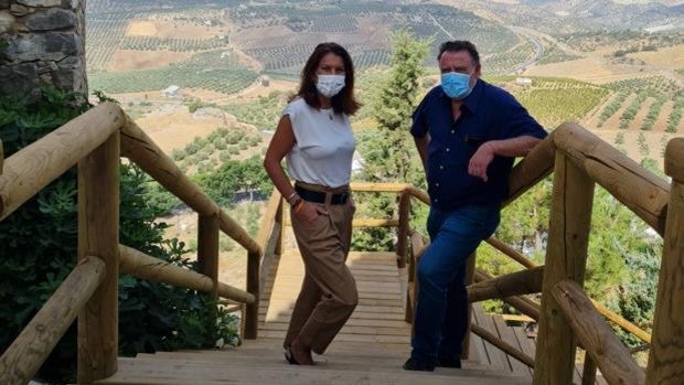 Turismo invierte 60.000 euros en mejorar la accesibilidad del Barrio de la Villa de Olvera