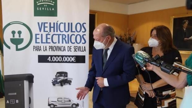 Un centenar de pueblos sevillanos podrán adquirir vehículos eléctricos por valor de 3,7 millones