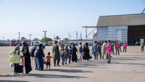 Rota confirma la llegada de un segundo vuelo con refugiados afganos para la tarde del viernes