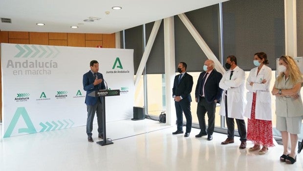 La Junta de Andalucía estudia la posibilidad de inocular la tercera dosis en las residencias