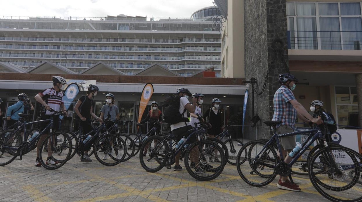 Cádiz vivirá un día histórico el 5 de octubre con seis barcos a la vez