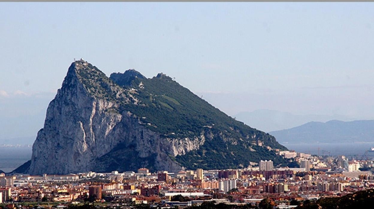 Gibraltar estudia reformas en la frontera y el puerto ante la falta de acuerdo con la UE