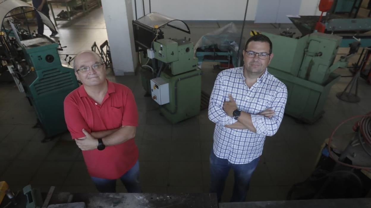 José Juan Alonso y Santiago Pavón, en el taller de la Universidad de Cádiz.