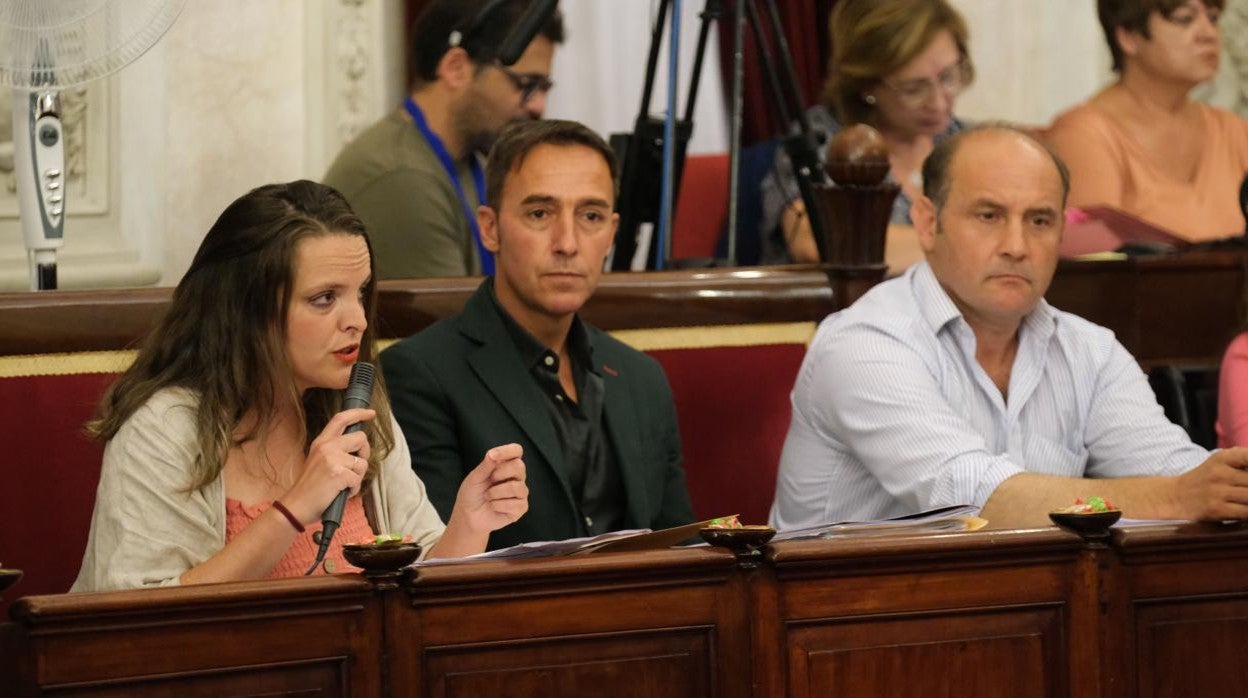 José Manuel Cossi, entre Mayte González y Juancho Ortiz.