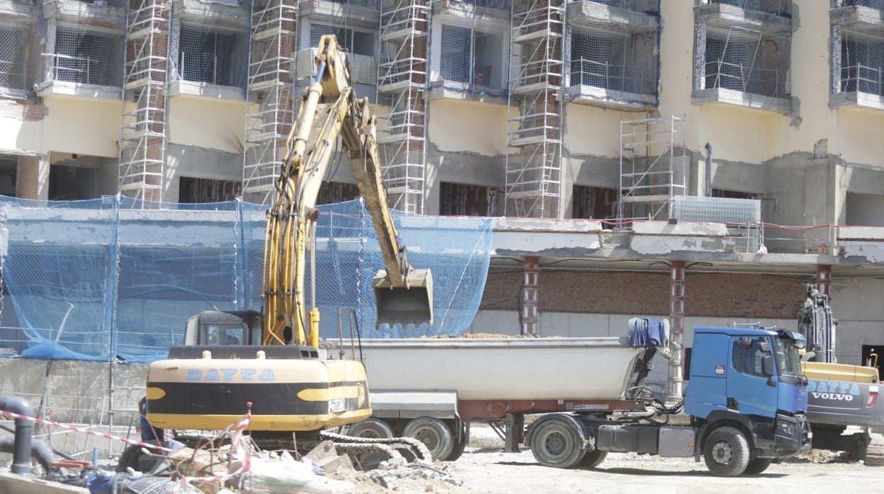 La rehabilitación de inmuebles, las nuevas edificaciones y las obras civiles son las tres grandes patas del ladrillo en Cádiz