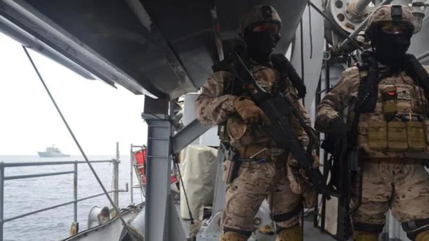 El 'Vigía' realiza ejercicios con una fragata italiana en aguas del Golfo de Guinea