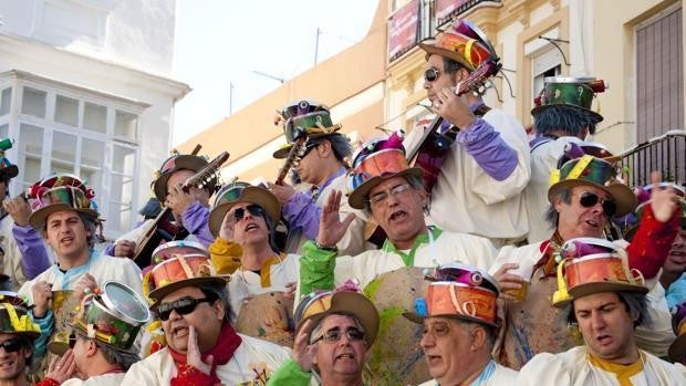 La presión obliga al Ayuntamiento a estudiar un adelanto en la fecha del Carnaval