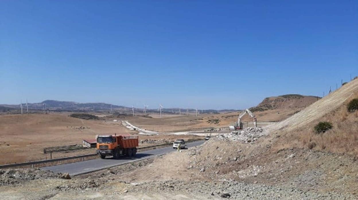 Las obras de ensanche y mejora de la carretera Paterna-Medina concluirán a mediados de 2022