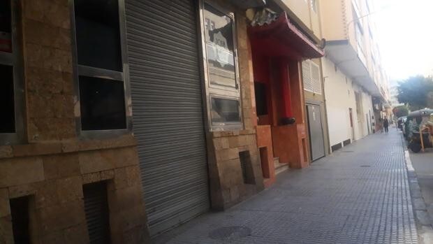 Los bares de Muñoz Arenillas, en pie de guerra con el Ayuntamiento de Cádiz por las terrazas