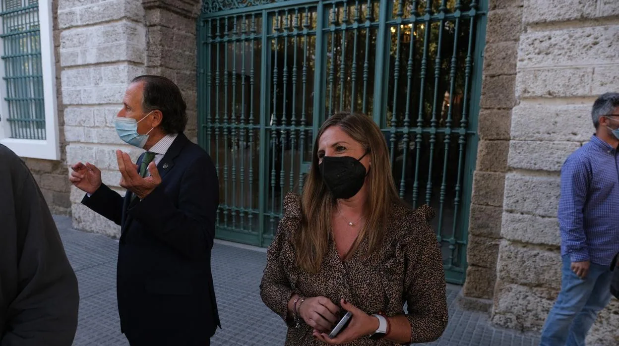 Irene García, en la mañana de este martes a las puertas de la Diputación Provincial.