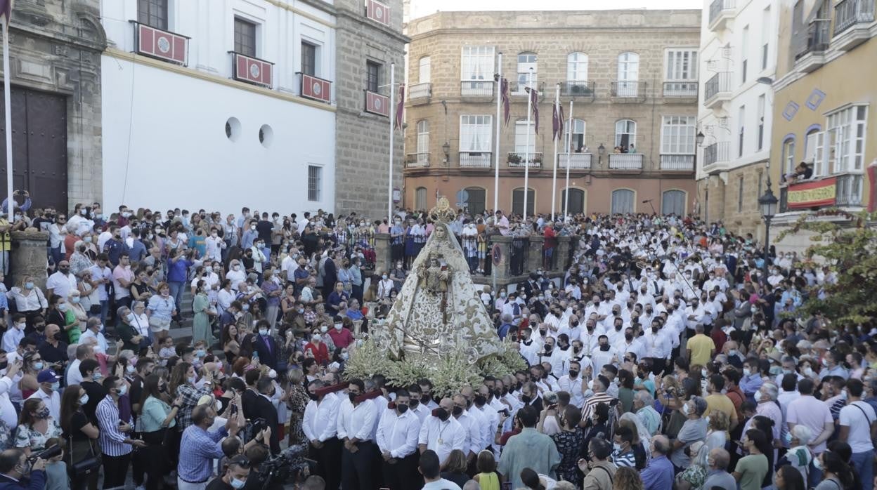 Cádiz se vuelve a reencontrar con su Patrona